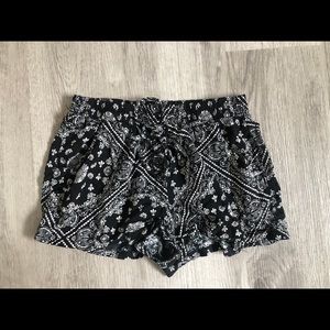 Tjmaxx flown shorts black and white pattern